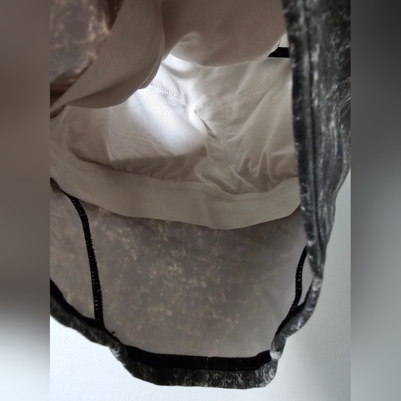 Lululemon Tank - Picture 5 of 6